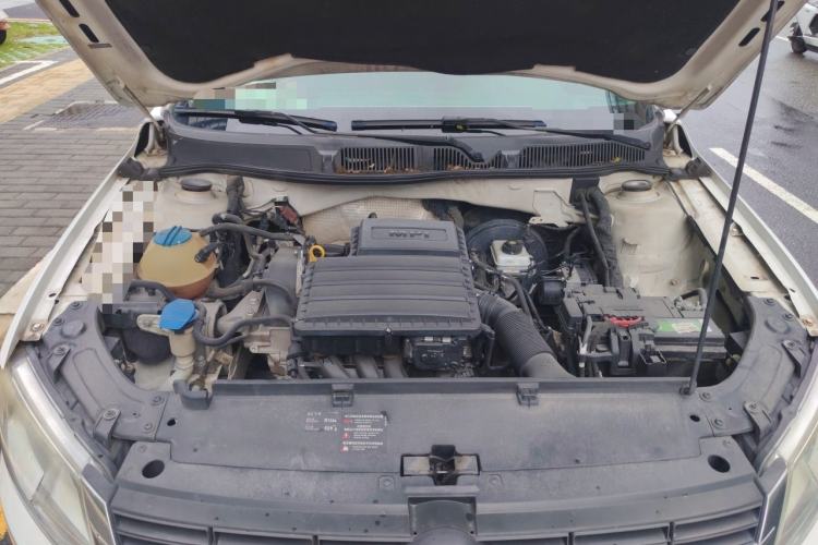 Used Volkswagen Gran Lavida 2013 1.6L Automatic Fashion Model Engine Bay