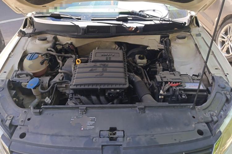 Used Volkswagen Gran Lavida 2013 1.6L Automatic Comfort Model Engine Bay