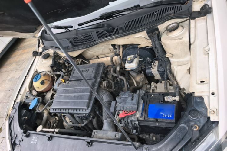 Used Volkswagen Gran Lavida 2013 1.6L Automatic Luxury Model Engine Bay