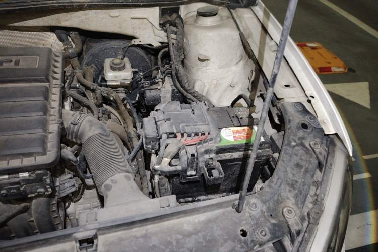 Used Volkswagen Gran Lavida 2013 1.6L Automatic Fashion Model Engine Bay Left