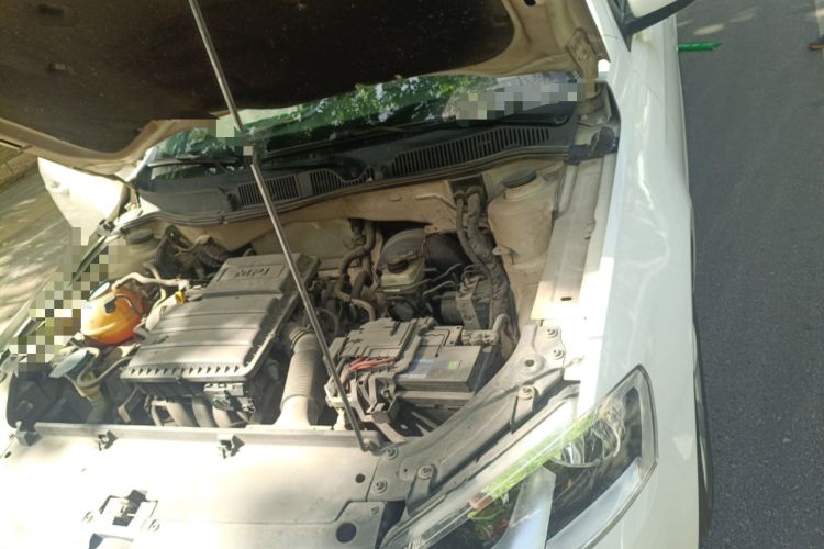 Used Volkswagen Gran Lavida 2013 1.6L Automatic Fashion Model Engine Bay Left