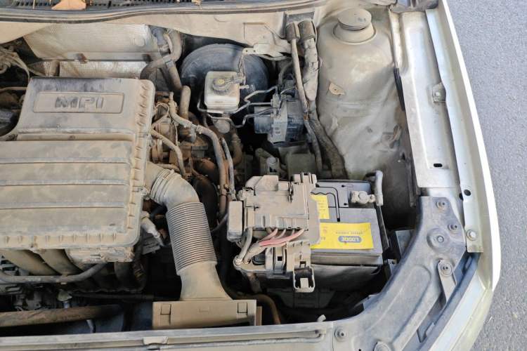 Used Volkswagen Gran Lavida 2013 1.6L Automatic Comfort Model Engine Bay Left