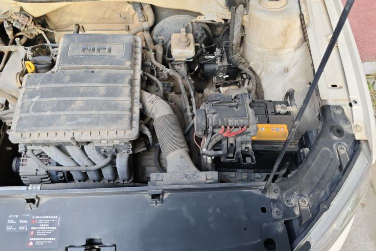 Used Volkswagen Gran Lavida 2013 1.6L Automatic Fashion Model Engine Bay Left