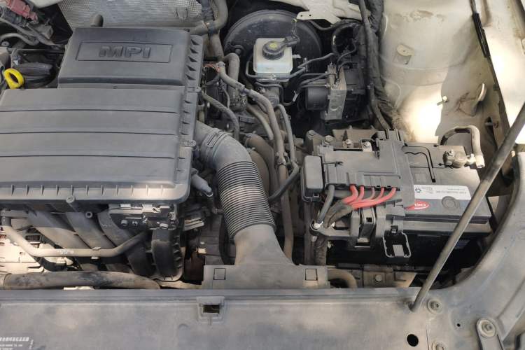Used Volkswagen Gran Lavida 2013 1.6L Automatic Fashion Model Engine Bay Left
