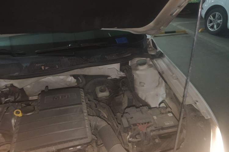 Used Volkswagen Gran Lavida 2013 1.6L Automatic Comfort Model Engine Bay Left