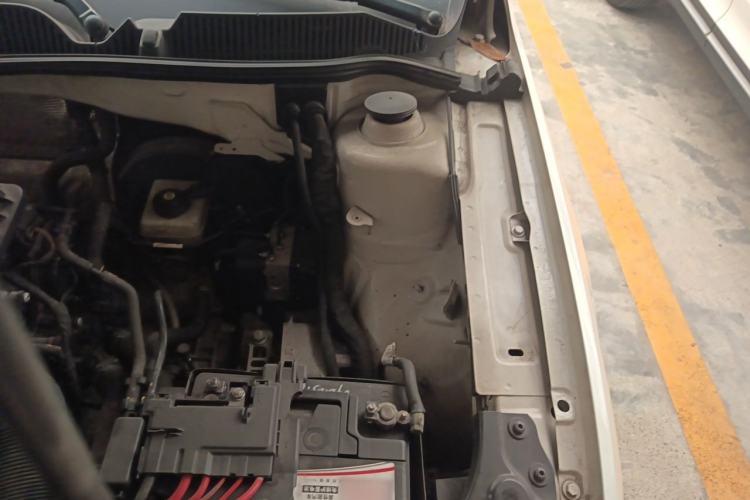 Used Volkswagen Gran Lavida 2013 1.6L Automatic Comfort Model Engine Bay Left