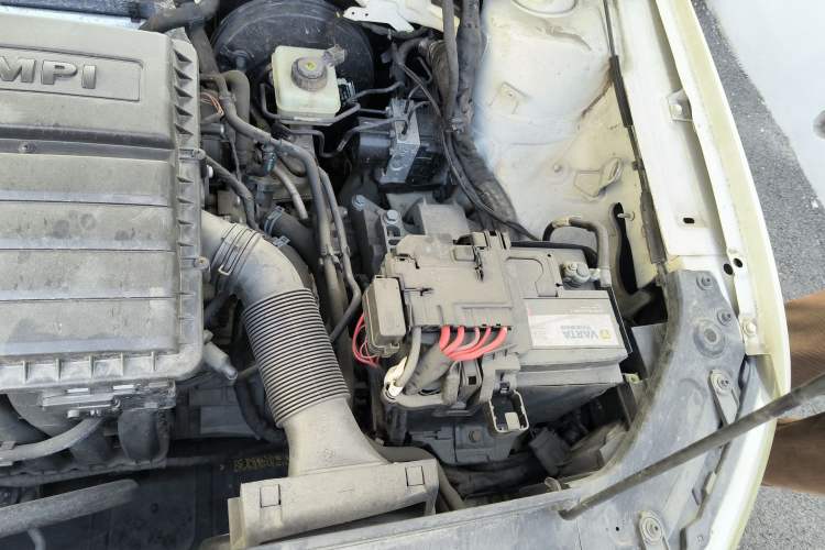 Used Volkswagen Gran Lavida 2013 1.6L Automatic Comfort Model Engine Bay Left