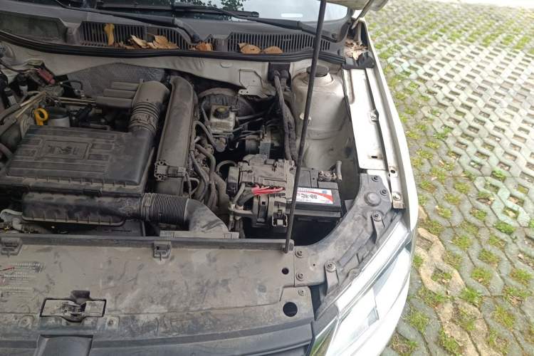 Used Volkswagen Gran Lavida 2013 1.4 TSI Manual Comfort Model Engine Bay Left