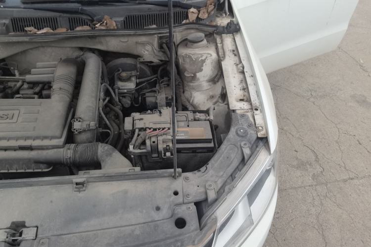 Used Volkswagen Gran Lavida 2013 1.4 TSI Manual Comfort Model Engine Bay Left