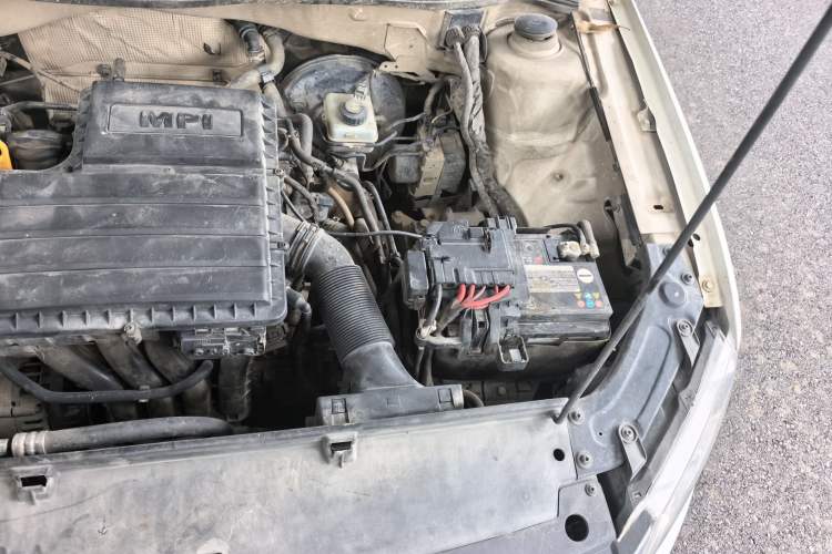 Used Volkswagen Gran Lavida 2013 1.6L Automatic Comfort Model Engine Bay Left