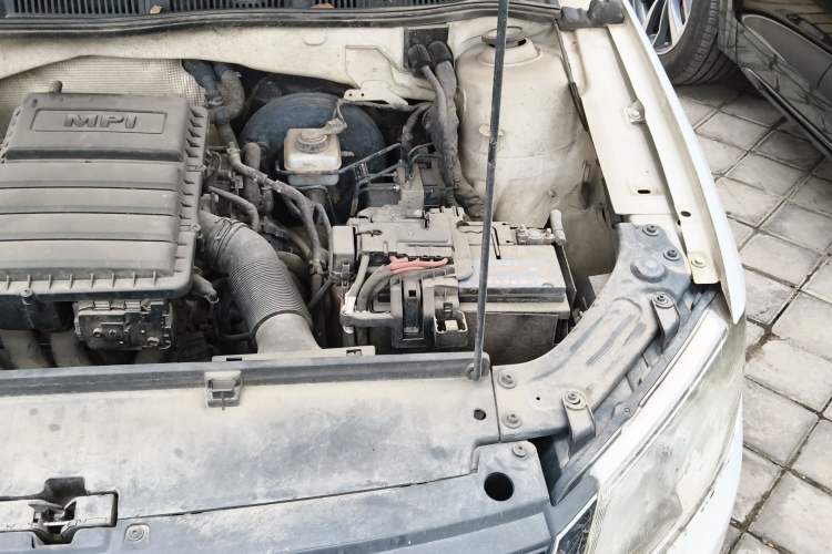 Used Volkswagen Gran Lavida 2013 1.6L Automatic Comfort Model Engine Bay Left