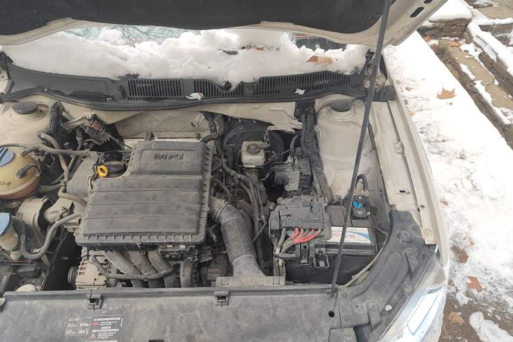 Used Volkswagen Gran Lavida 2013 1.6L Automatic Comfort Model Engine Bay Left
