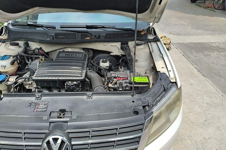 Used Volkswagen Gran Lavida 2013 1.6L Automatic Comfort Model Engine Bay Left