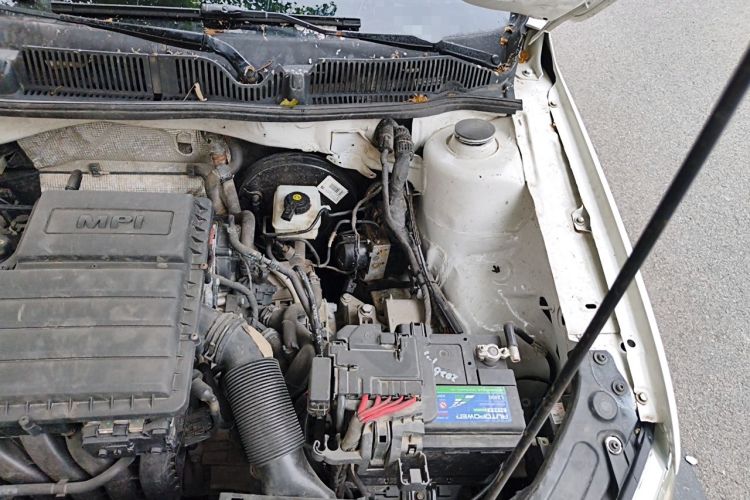 Used Volkswagen Gran Lavida 2013 1.6L Automatic Luxury Model Engine Bay Left