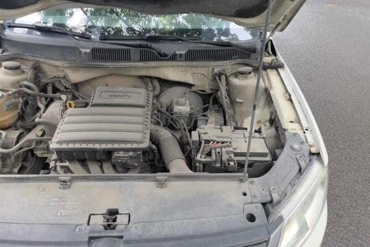 Used Volkswagen Gran Lavida 2013 1.6L Automatic Comfort Model Engine Bay Left