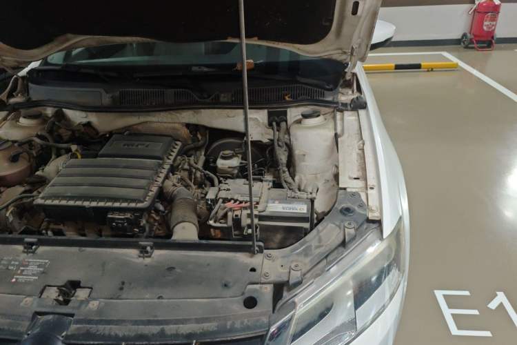 Used Volkswagen Gran Lavida 2013 1.6L Automatic Comfort Model Engine Bay Left