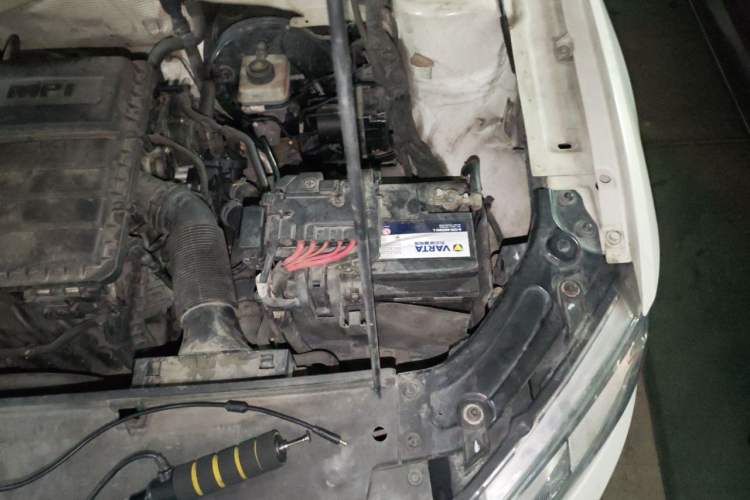 Used Volkswagen Gran Lavida 2013 1.6L Automatic Comfort Model Engine Bay Left