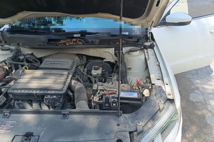 Used Volkswagen Gran Lavida 2013 1.6L Automatic Comfort Model Engine Bay Left