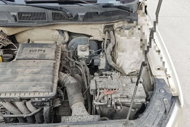 Used Volkswagen Gran Lavida 2013 1.6L Automatic Fashion Model Engine Bay Left