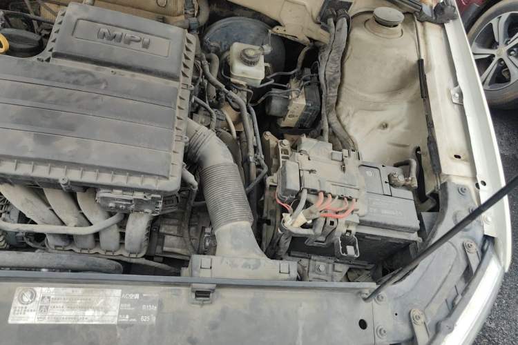 Used Volkswagen Gran Lavida 2013 1.6L Automatic Comfort Model Engine Bay Left