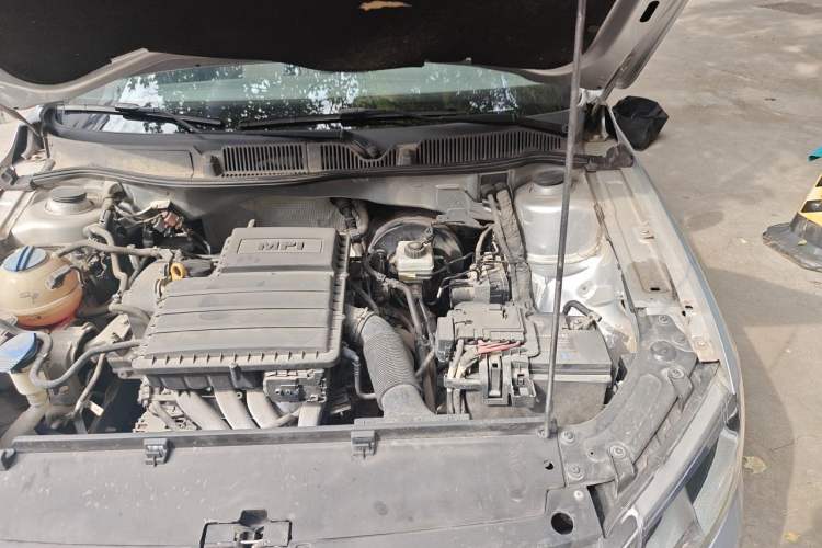 Used Volkswagen Gran Lavida 2013 1.6L Automatic Comfort Model Engine Bay Left