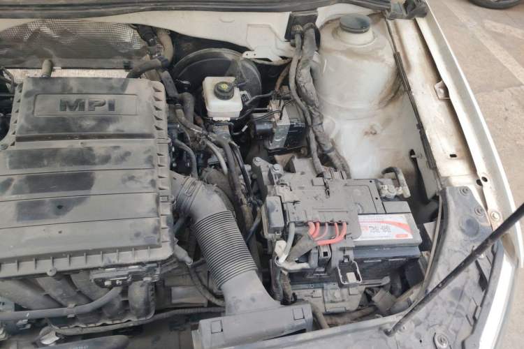 Used Volkswagen Gran Lavida 2013 1.6L Automatic Fashion Model Engine Bay Left