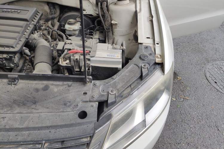Used Volkswagen Gran Lavida 2013 1.6L Automatic Luxury Model Engine Bay Left