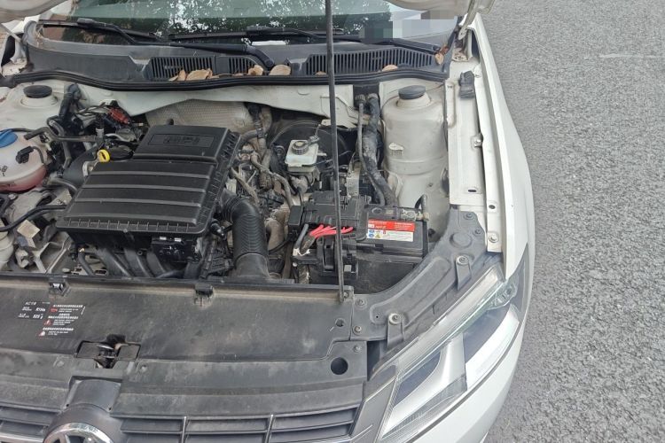 Used Volkswagen Gran Lavida 2013 1.6L Automatic Comfort Model Engine Bay Left