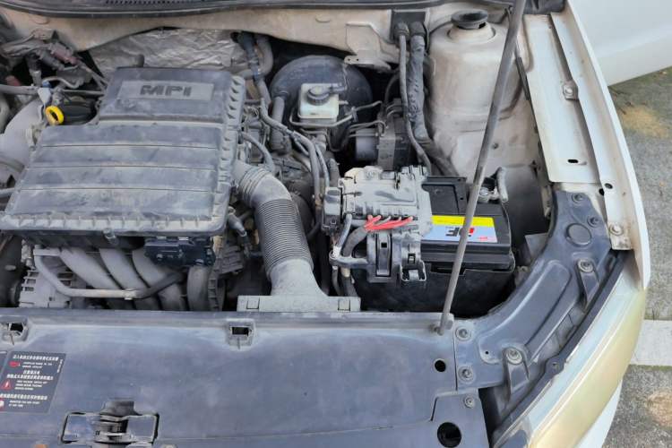 Used Volkswagen Gran Lavida 2013 1.6L Automatic Comfort Model Engine Bay Left