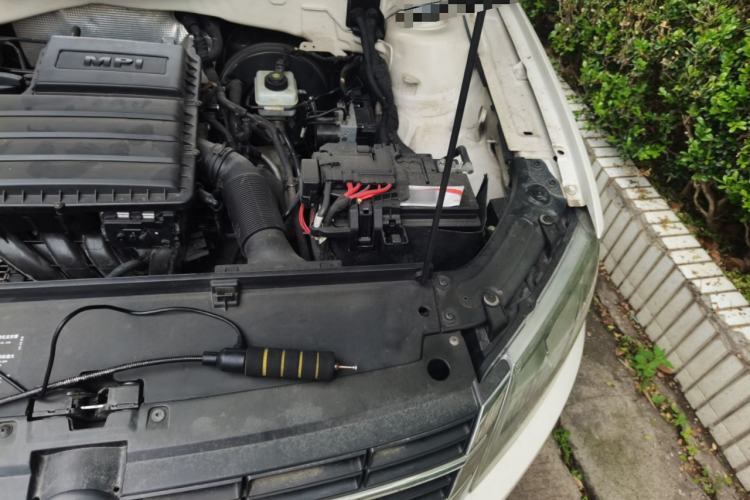 Used Volkswagen Gran Lavida 2013 1.6L Automatic Fashion Model Engine Bay Left
