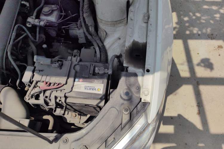Used Volkswagen Gran Lavida 2013 1.4 TSI Automatic Comfort Model Engine Bay Left