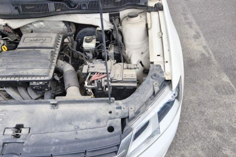 Used Volkswagen Gran Lavida 2013 1.6L Automatic Fashion Model Engine Bay Left