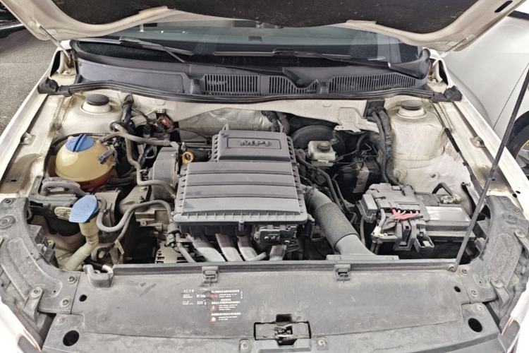 Used Volkswagen Gran Lavida 2013 1.6L Automatic Fashion Model Engine Bay