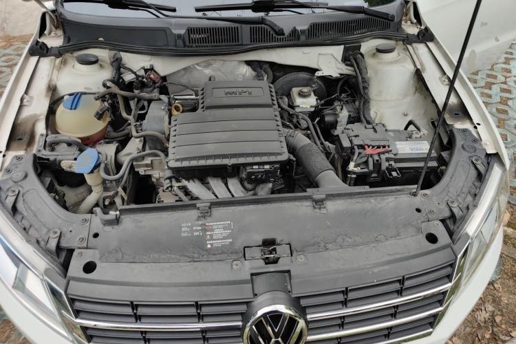 Used Volkswagen Gran Lavida 2013 1.6L Automatic Fashion Model Engine Bay