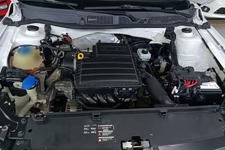 Used Volkswagen Gran Lavida 2013 1.6L Automatic Comfort Model Engine Bay