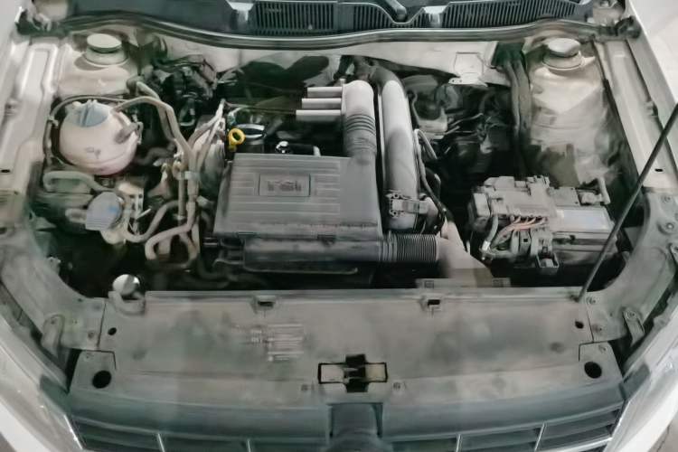 Used Volkswagen Gran Lavida 2013 1.4 TSI Manual Comfort Model Engine Bay