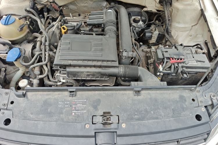 Used Volkswagen Gran Lavida 2013 1.4 TSI Automatic Comfort Model Engine Bay