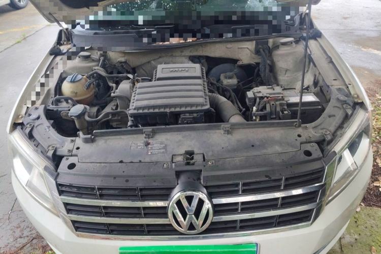 Used Volkswagen Gran Lavida 2013 1.6L Automatic Comfort Model Engine Bay