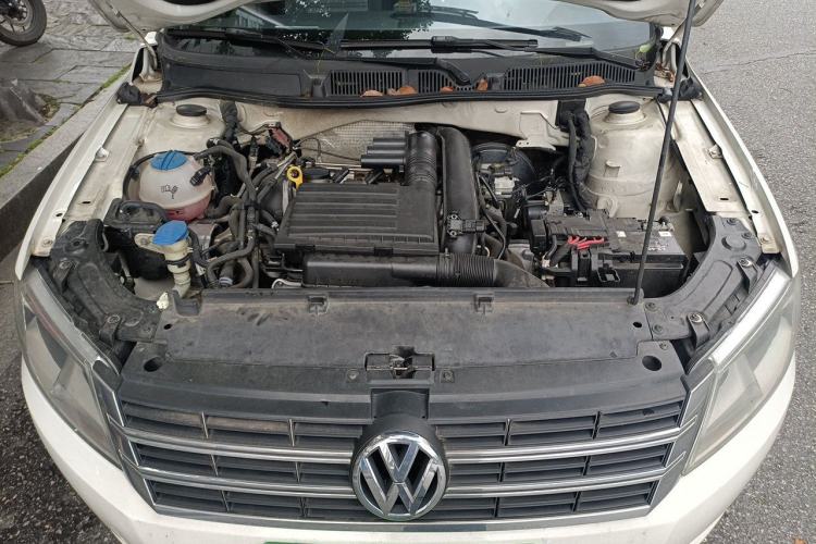 Used Volkswagen Gran Lavida 2013 1.4 TSI Automatic Luxury Model Engine Bay