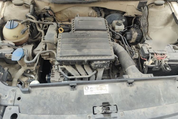 Used Volkswagen Gran Lavida 2013 1.6L Automatic Comfort Model Engine Bay