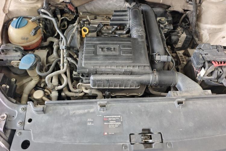 Used Volkswagen Gran Lavida 2013 1.4 TSI Automatic Comfort Model Engine Bay