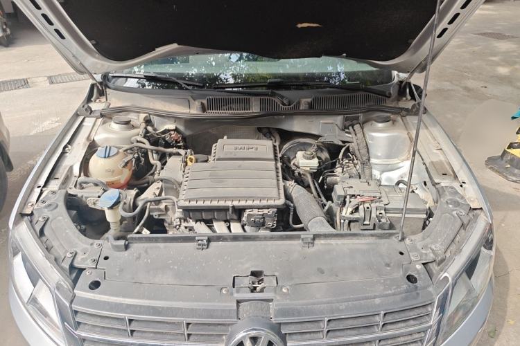 Used Volkswagen Gran Lavida 2013 1.6L Automatic Comfort Model Engine Bay