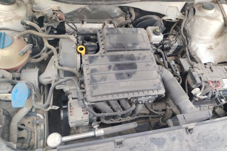 Used Volkswagen Gran Lavida 2013 1.6L Automatic Fashion Model Engine Bay