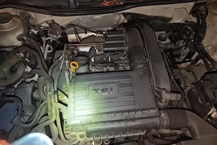 Used Volkswagen Gran Lavida 2013 1.4 TSI Automatic Comfort Model Engine Bay