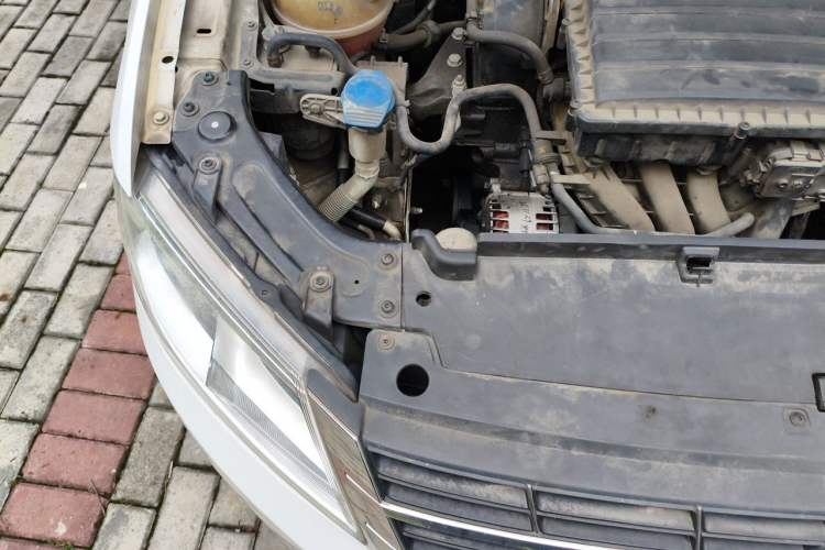 Used Volkswagen Gran Lavida 2013 1.6L Manual Comfort Model Engine Bay Right