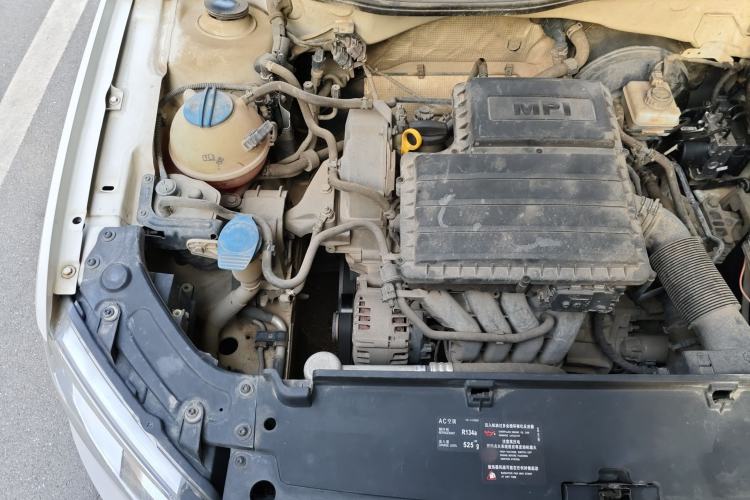Used Volkswagen Gran Lavida 2013 1.6L Automatic Fashion Model Engine Bay Right