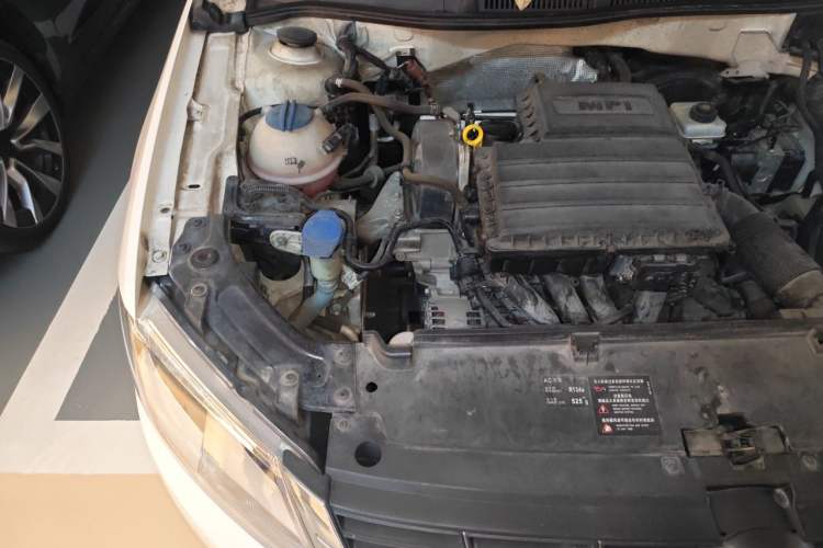Used Volkswagen Gran Lavida 2013 1.6L Automatic Comfort Model Engine Bay Right