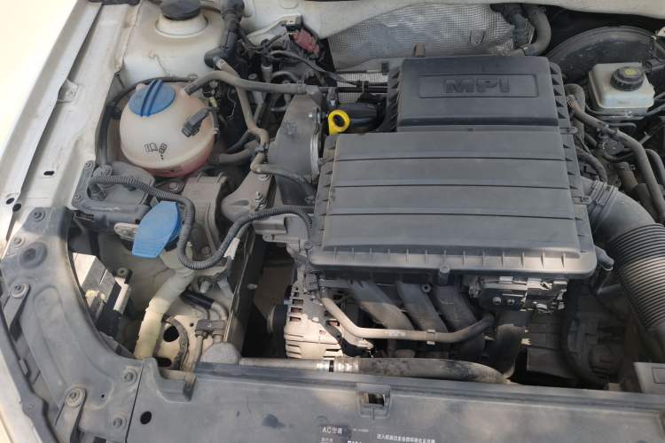 Used Volkswagen Gran Lavida 2013 1.6L Automatic Fashion Model Engine Bay Right