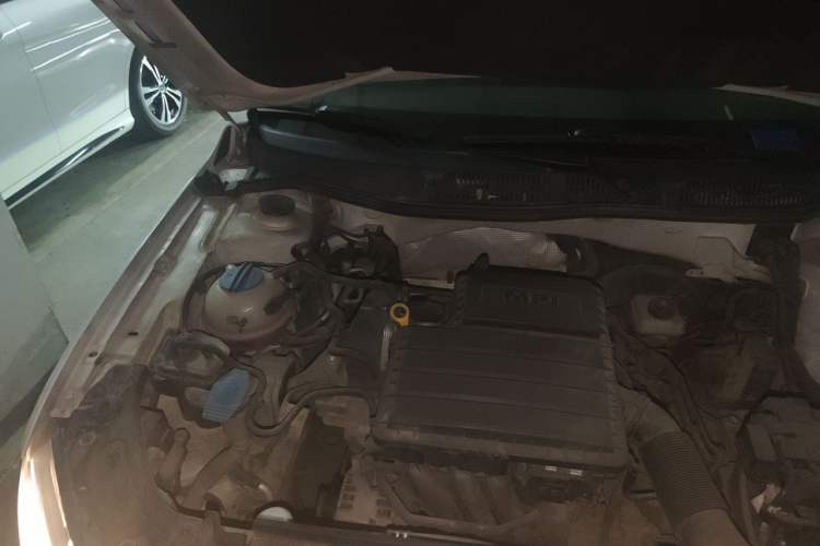 Used Volkswagen Gran Lavida 2013 1.6L Automatic Comfort Model Engine Bay Right