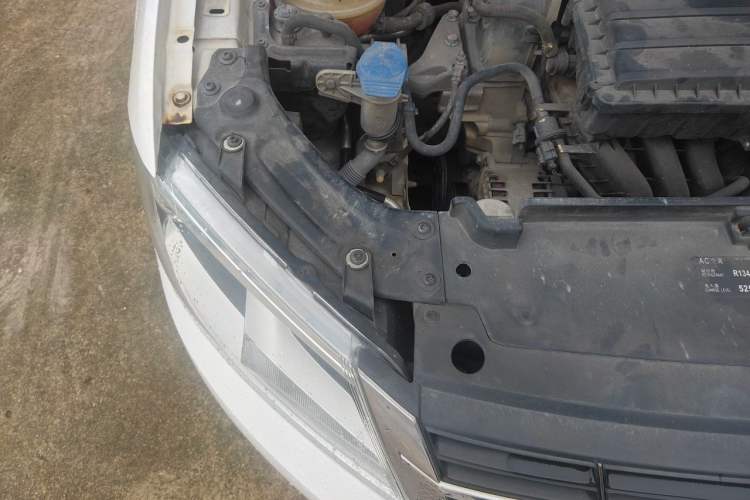 Used Volkswagen Gran Lavida 2013 1.6L Automatic Comfort Model Engine Bay Right